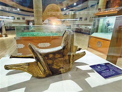 金鞍承脉守匠心